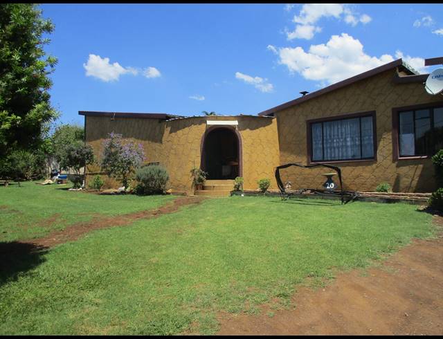 5 BEDROOM FREEHOLD FOR SALE IN HOWICK WEST